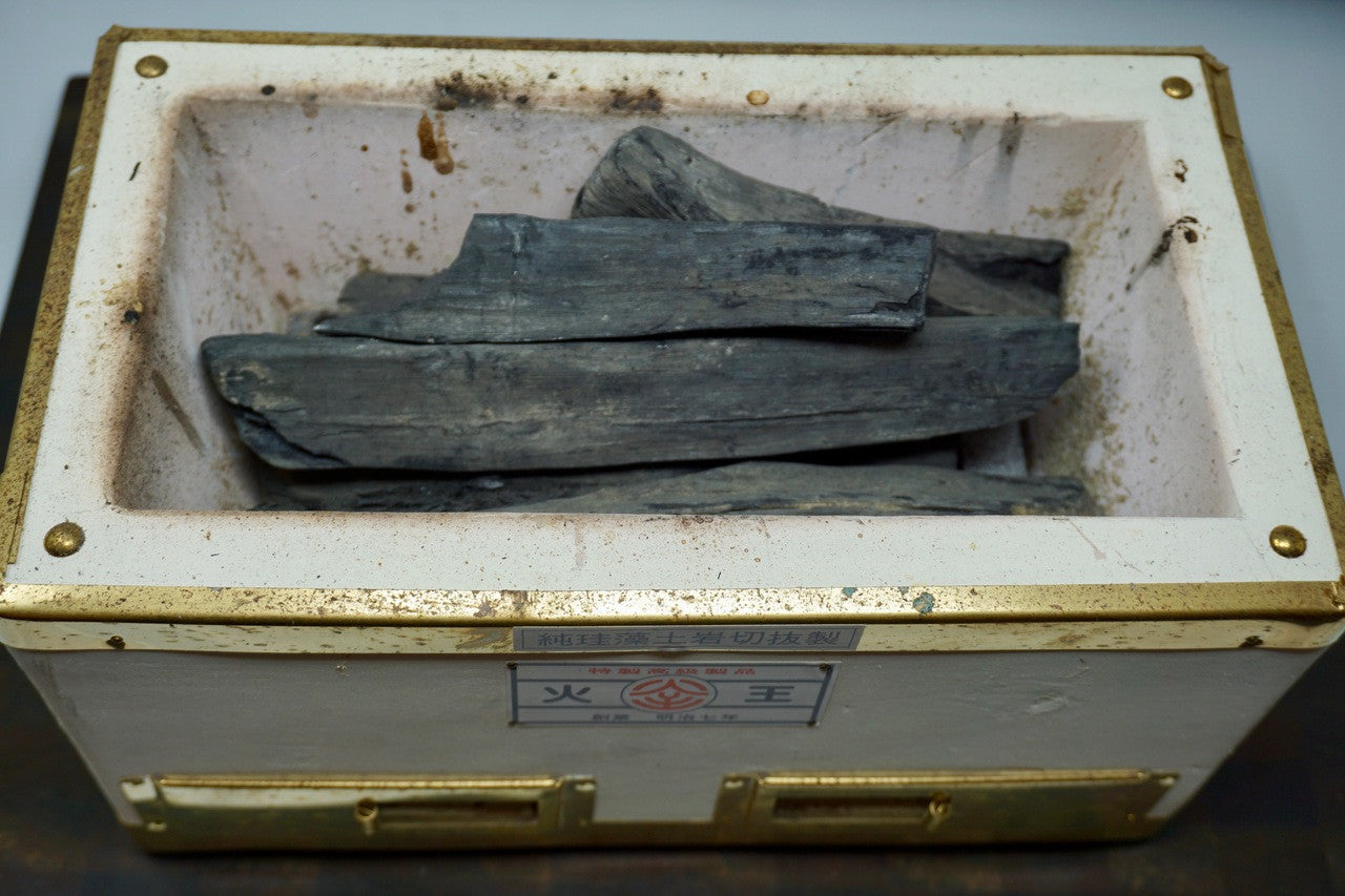 Tosa Binchotan White Charcoal Case