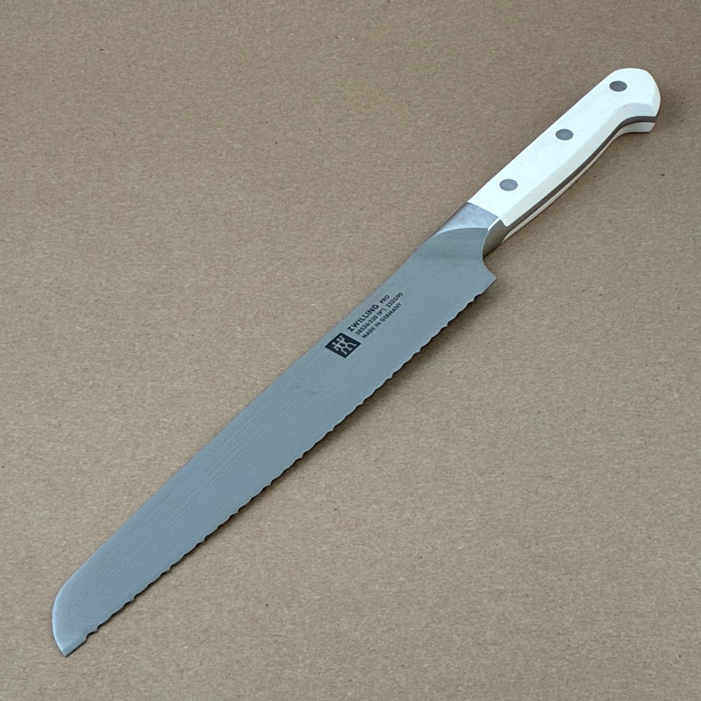 9" Zwilling Pro Le Blanc Bread Knife