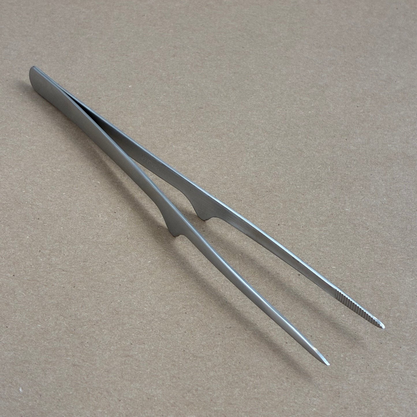 GESTURA Petite Silver Stando Tweezer