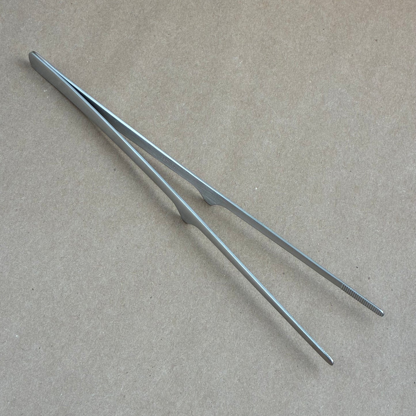 GESTURA Silver Stando Tweezer