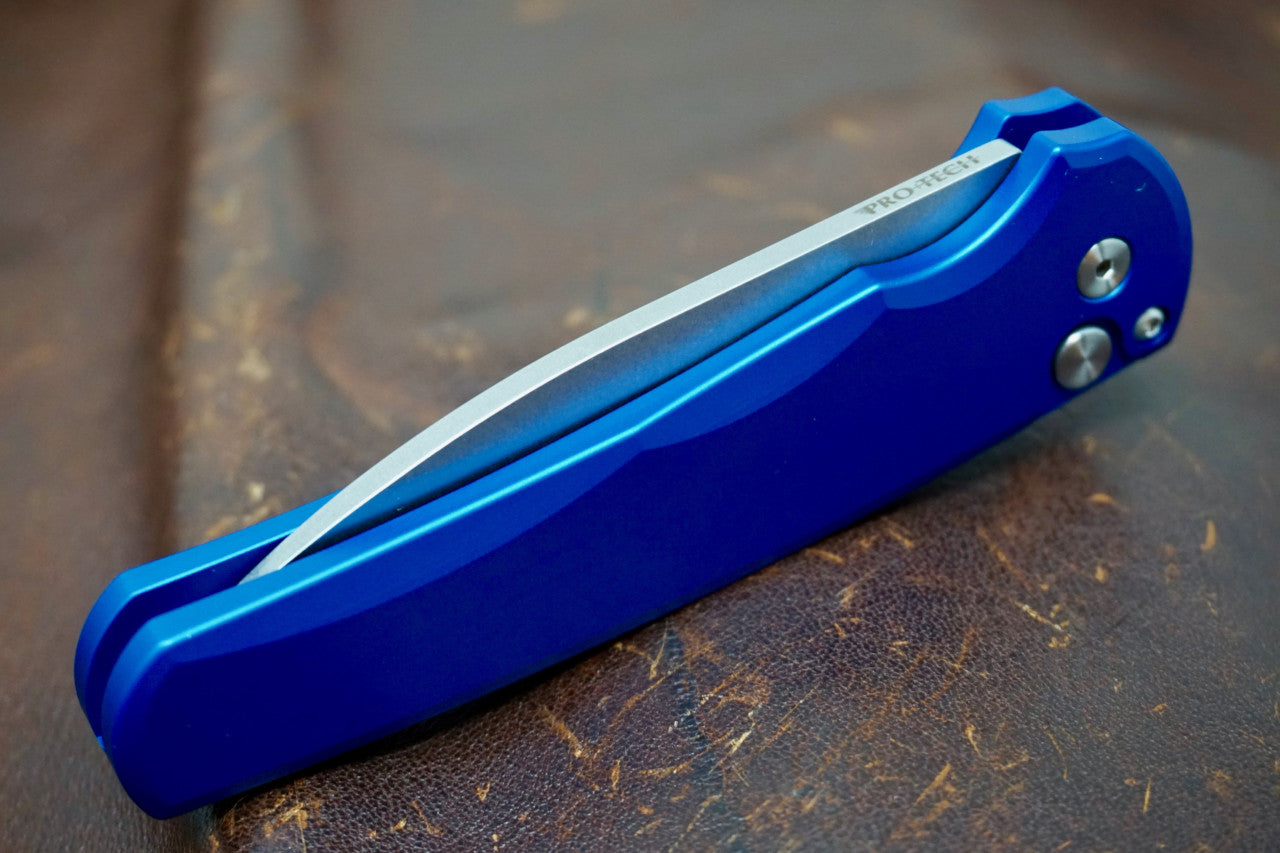 PRO-TECH Malibu Blue Wharncliffe Flipper