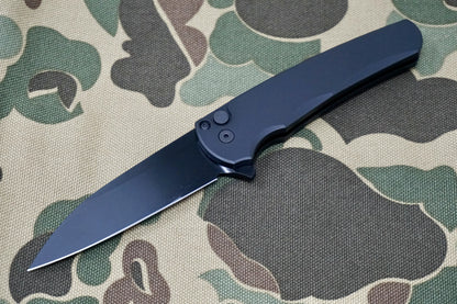 PRO-TECH Malibu Black DLC Wharncliffe Flipper